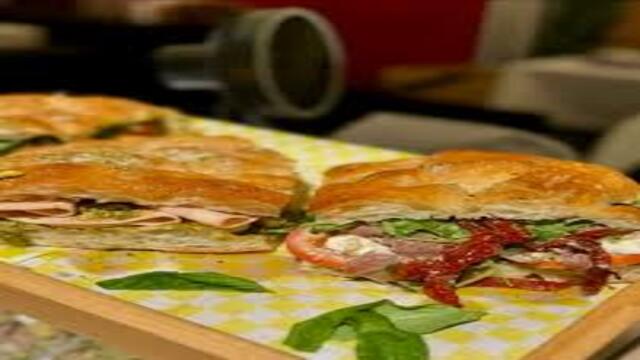 Roti John Sandwich Khas Malaysia yang Menggoda Selera