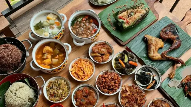 Review Kuliner Rekomendasi Makanan Enak di Berbagai Kota